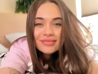 EdlaCowee's Live Sex Cam Show