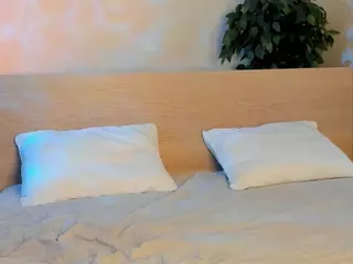 EdlaCowee's Live Sex Cam Show