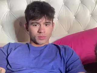 Enzo N Harlow's Live Sex Cam Show