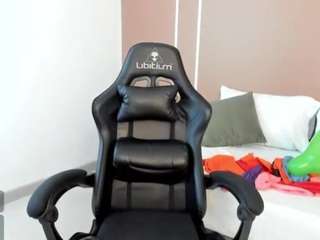  sophia-martinezz chat room