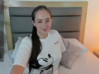 sophia-martinezz's Live Sex Cam Show