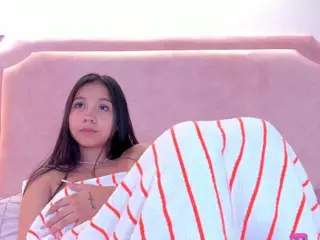 sophiawhitee's Live Sex Cam Show