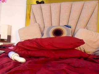 vahiolet-fuentes1's CamSoda show and profile