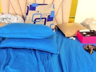 vahiolet-fuentes1's CamSoda show and profile