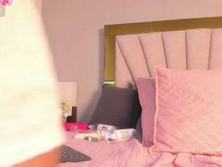 Live cam show with vahiolet-fuentes1