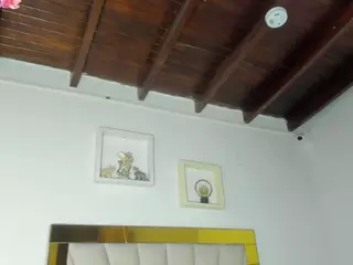 vahiolet-fuentes1's Live Sex Cam Show