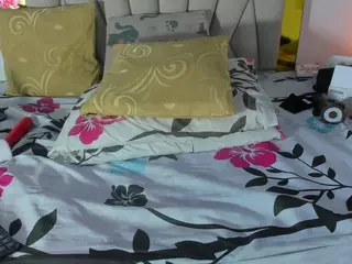vahiolet-fuentes1's Live Sex Cam Show