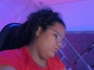 mhia-rey's CamSoda show and profile