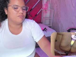 mhia-rey, female webcam model,  years old, on live webcam