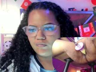 mhia-rey Sex Cam Show