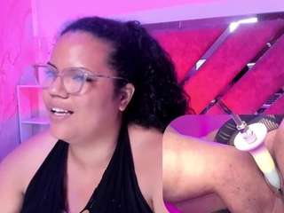 Mhia-Rey live webcam show