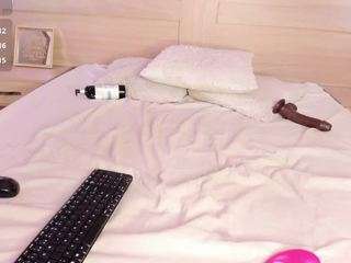 sofiaalvarezz Live Webcam on CamSoda