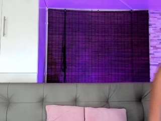  vicky-kitty chat room