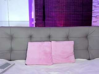 vicky-kitty chat room