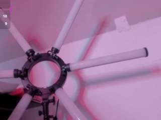 viiolettlopez Live Webcam on CamSoda
