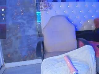 viiolettlopez Live Webcam on CamSoda
