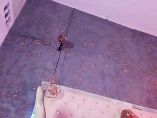 viiolettlopez Live Webcam on CamSoda