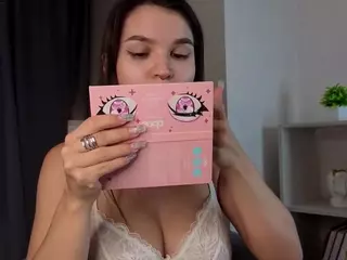 Kira's Live Sex Cam Show