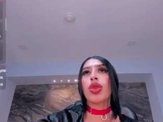 Young Leahlombardi - adorable, passionate and ready to satisfy leahlombardi from CamSoda