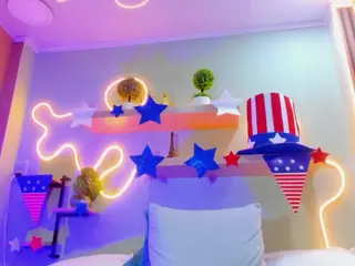 Nix-Peach's Live Sex Cam Show
