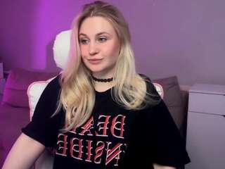 sofiakenwood Live Webcam on CamSoda