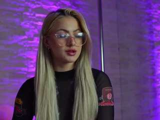lucylexton Live Webcam on CamSoda