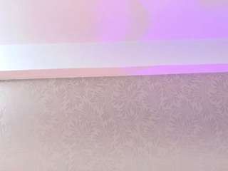 yesyhills, female webcam model,  years old, on live webcam