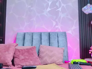 YesyHills's Live Sex Cam Show
