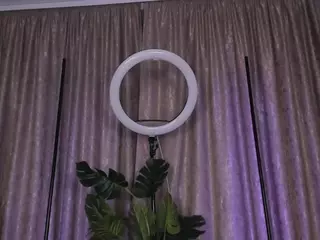 SilviaNappi's Live Sex Cam Show