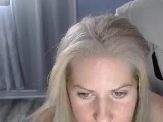Bellastar84's Live Sex Cam Show