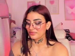 hinata-01 Live Webcam on CamSoda