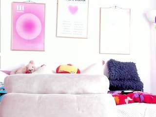 hinata-01 Live Webcam on CamSoda