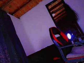 le modèle paradisetranss est en webcam porno dans un show sur le site camsoda, il possède les tags suivants: anal toys,average,black hair,brown eyes,dirty talk,drinking,gape,milf,orgasm,smoking,tattoos,big tits,hd