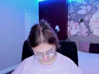  angelinalow chat room