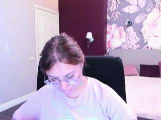 AngelinaLow