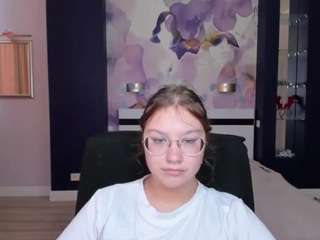 AngelinaLow