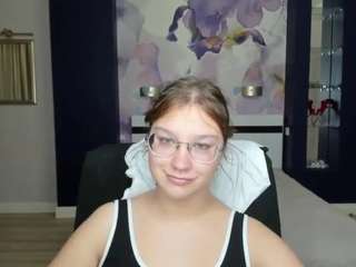 AngelinaLow