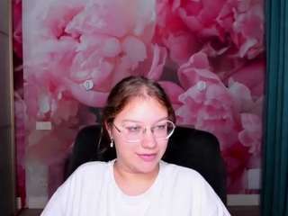 AngelinaLow
