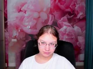 AngelinaLow