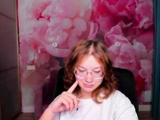 AngelinaLow