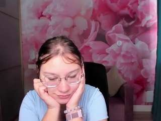 AngelinaLow