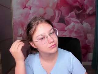 AngelinaLow