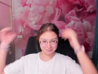 AngelinaLow
