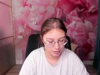 AngelinaLow