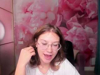 AngelinaLow