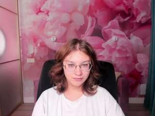 AngelinaLow