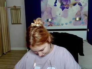 AngelinaLow live webcam on Soda Cams