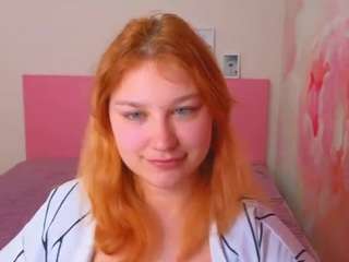 angelinalow's CamSoda show and profile