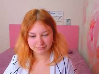 angelinalow's CamSoda show and profile