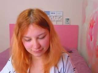 angelinalow's CamSoda show and profile